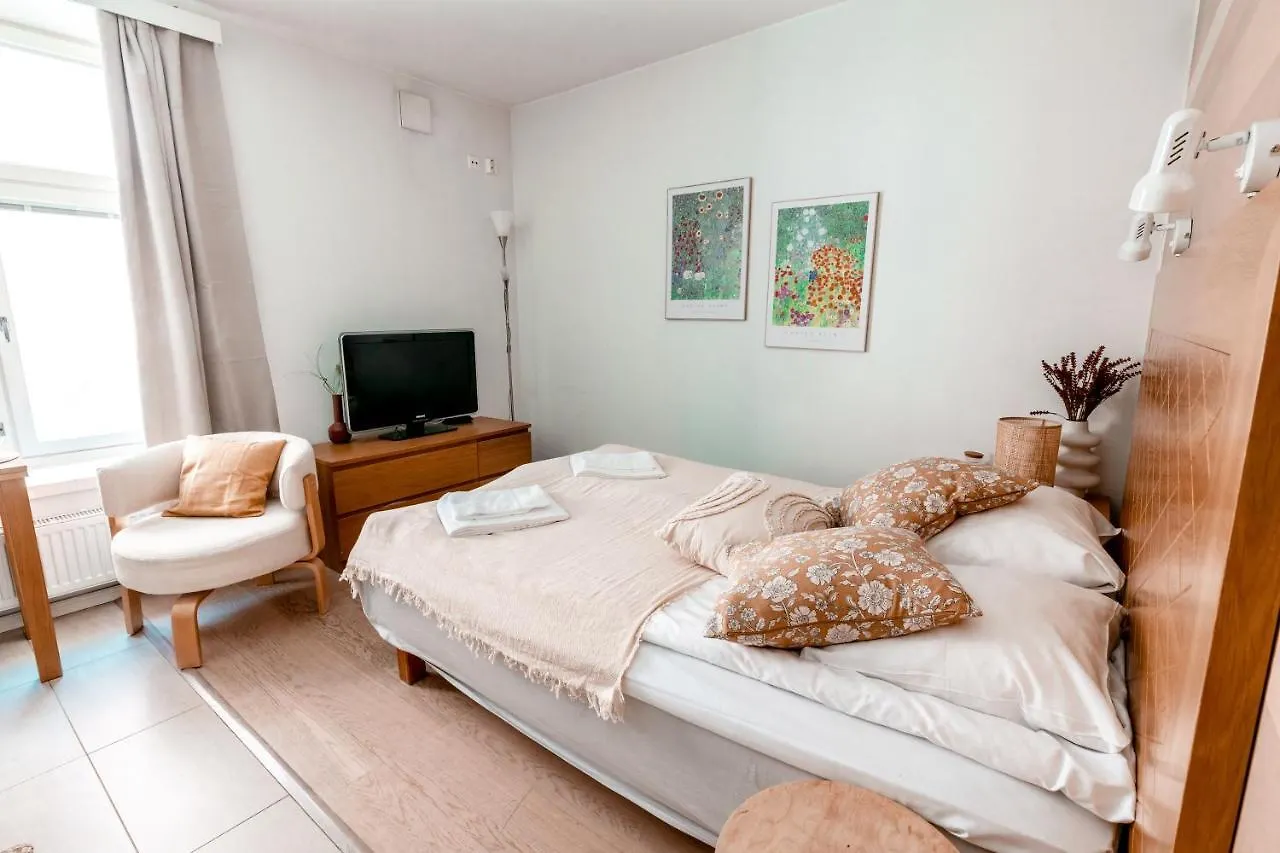 2Ndhomes Compact Studio By The Esplanade Park Helsinki